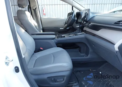 2022 Toyota Sienna Xle z USA, uszkodzony, nr VIN 5TDYRKEC6NS136032